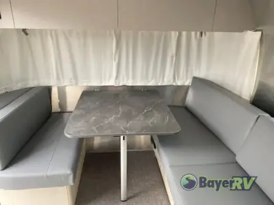 2024 Airstream Flying Cloud 27FB Twin photo 8