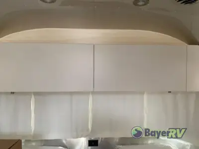 2024 Airstream Flying Cloud 27FB Twin photo 24