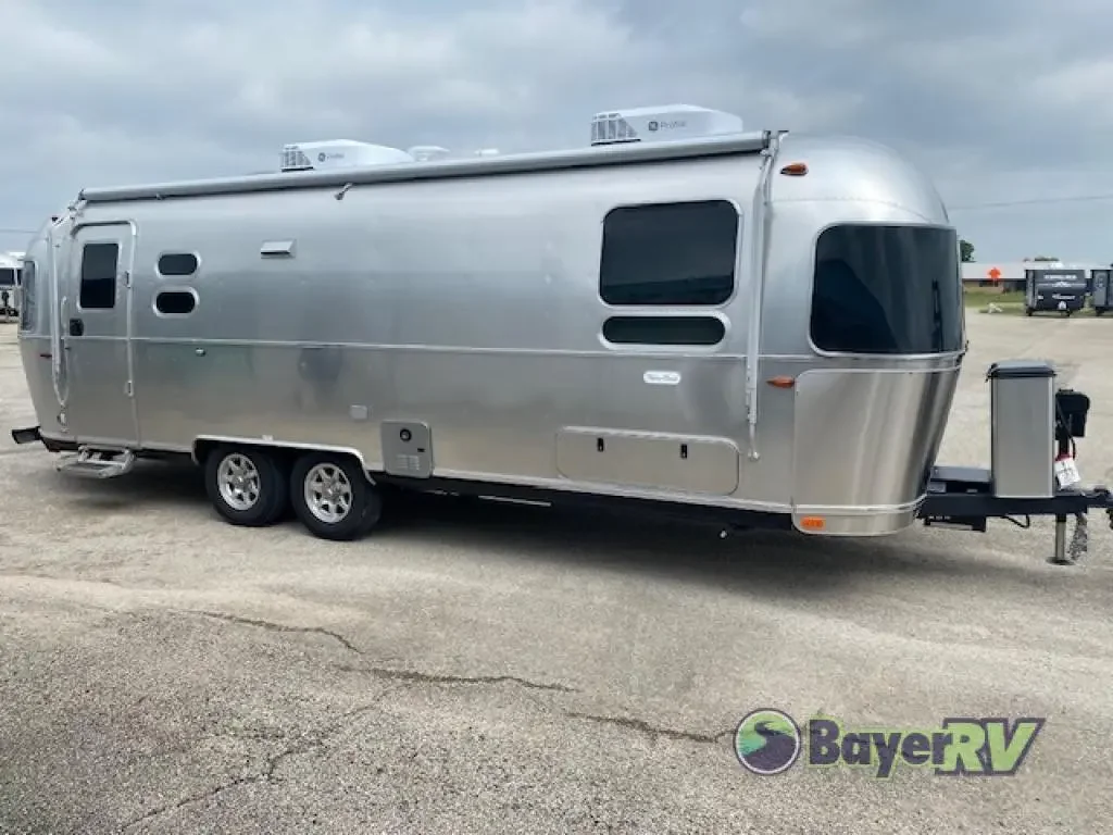2024 Airstream Flying Cloud 27FB Twin exterior