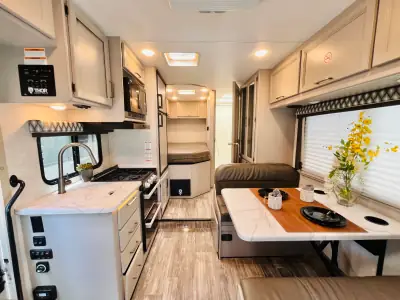 2024 Thor Motor Coach FOUR WINDS 22E photo 4