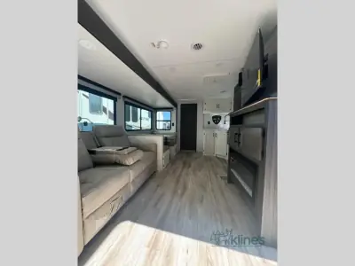 2027 Venture Stratus SR261VRB photo 7