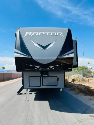 2021 Keystone Raptor photo 7