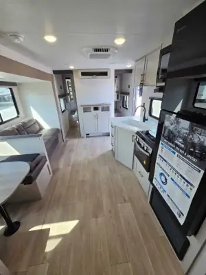 2027 Jayco Jay Flight 261BHS photo 8
