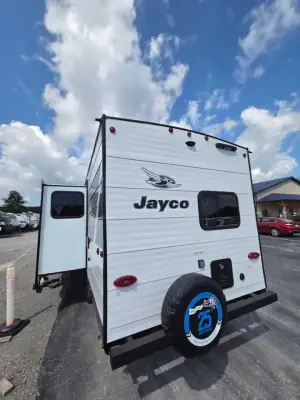 2027 Jayco Jay Flight 261BHS photo 13