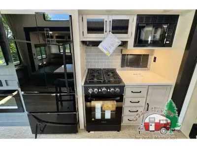 2026 Forest River Puma Vista 422LFT photo 12