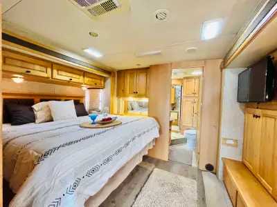 2007 Monaco Knight 40DFT photo 15