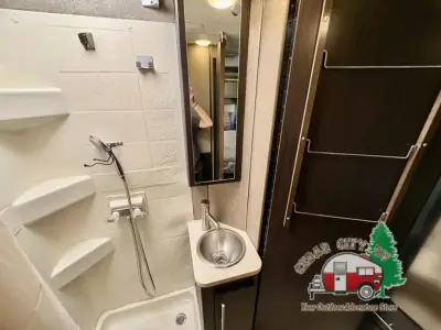 2018 Thor Motor Coach Compass 23TR photo 30