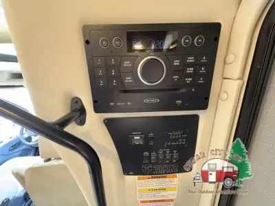 2018 Thor Motor Coach Compass 23TR photo 34
