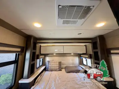 2018 Thor Motor Coach Compass 23TR photo 26