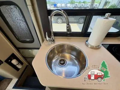 2018 Thor Motor Coach Compass 23TR photo 32