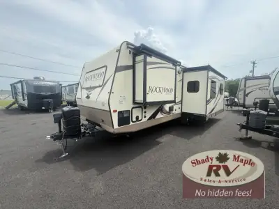 2015 Forest River Rockwood Ultra Lite 2604WS photo 6