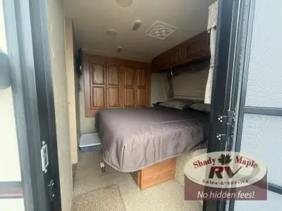 2015 Forest River Rockwood Ultra Lite 2604WS photo 18