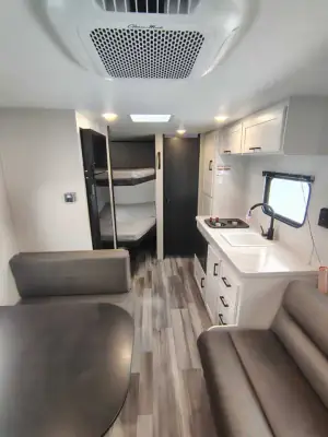 2026 Jayco Jay Flight SLX 250BH SPORT EDITION photo 9