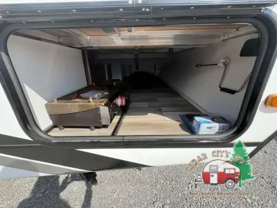 2023 Coachmen Freedom Express Ultra Lite 252RBS photo 13
