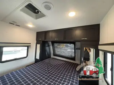 2023 Coachmen Freedom Express Ultra Lite 252RBS photo 30