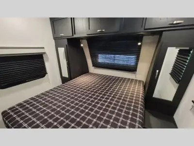 2023 Coachmen Freedom Express Ultra Lite 252RBS photo 40