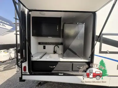 2023 Coachmen Freedom Express Ultra Lite 252RBS photo 14
