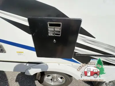 2023 Coachmen Freedom Express Ultra Lite 252RBS photo 15