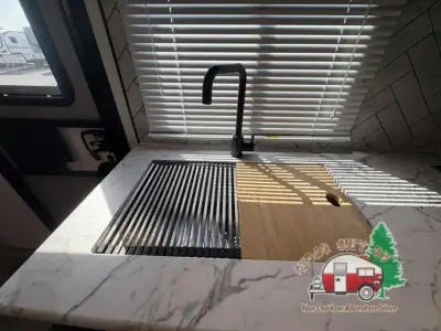 2023 Coachmen Freedom Express Ultra Lite 252RBS photo 22