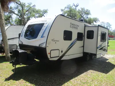 2021 Coachmen Freedom Express Ultra Lite 248 RBS photo 3