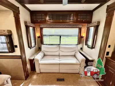2016 Heartland Bighorn 3875FB photo 28