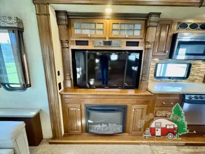 2016 Heartland Bighorn 3875FB photo 25
