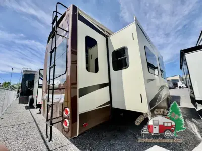 2016 Heartland Bighorn 3875FB photo 10
