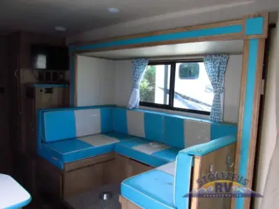 2021 Gulf Stream Vintage Cruiser 23MBS photo 4