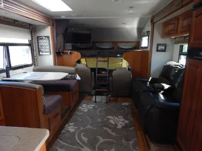 2017 JAYCO GREYHAWK photo 4