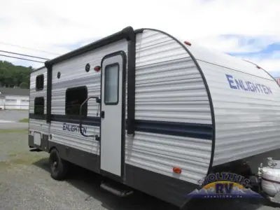 2021 Gulf Stream Enlighten 18BH