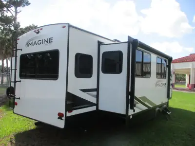 2025 Grand Design Imagine 2970RL photo 5
