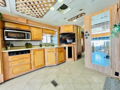 2011 Forest River BERKSHIRE 390RB photo 8