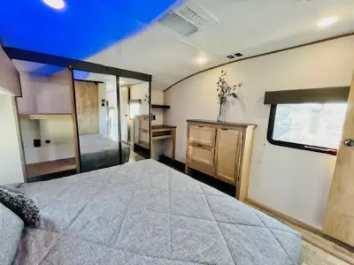 2024 Forest River CHEROKEE ARCTIC WOLF 3810 SUITE photo 17
