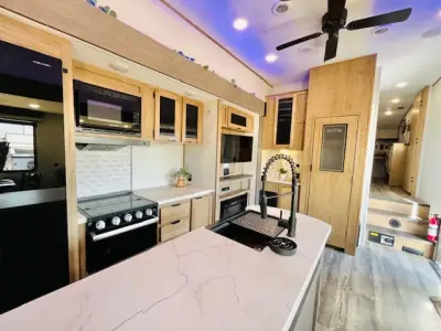 2024 Forest River CHEROKEE ARCTIC WOLF 3810 SUITE photo 14