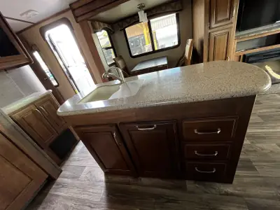 2017 Keystone LAREDO 330RL photo 25