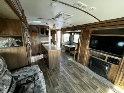 2017 Keystone LAREDO 330RL photo 48