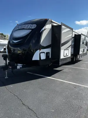 2017 Keystone LAREDO 330RL photo 3