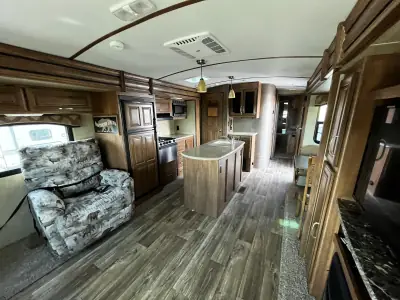 2017 Keystone LAREDO 330RL photo 49
