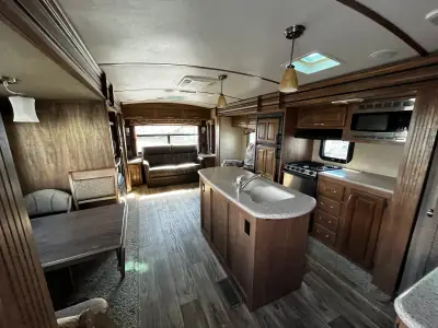 2017 Keystone LAREDO 330RL photo 19