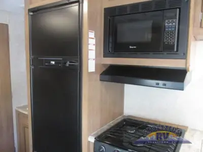 2018 Coachmen Catalina SBX 261BHS photo 16