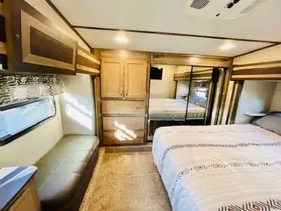 2019 Keystone SPRINTER 3551FWMLS photo 19