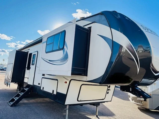 2019 Keystone SPRINTER 3551FWMLS exterior