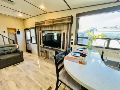 2019 Keystone SPRINTER 3551FWMLS photo 13