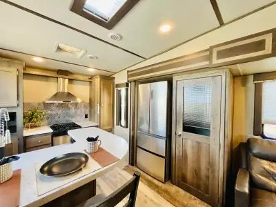 2019 Keystone SPRINTER 3551FWMLS photo 11
