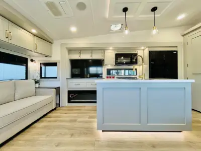 2025 Brinkley MODEL Z 3610 photo 12