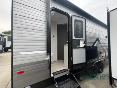 2027 Coachmen Catalina Legacy Edition 273DBHCK photo 5