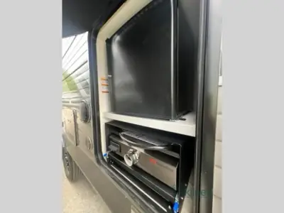 2027 Coachmen Catalina Legacy Edition 273DBHCK photo 8