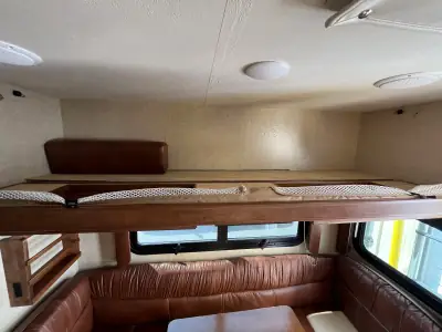 2017 Lance 865 TRUCK CAMPER photo 25
