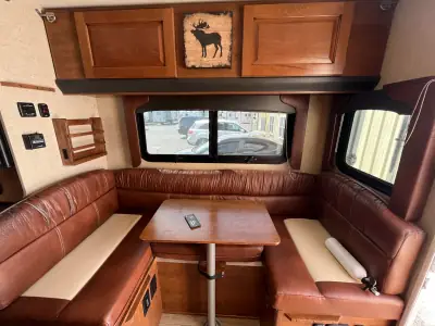2017 Lance 865 TRUCK CAMPER photo 11