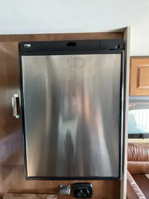 2017 Lance 865 TRUCK CAMPER photo 15